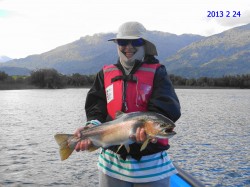 FRAN WITH TROPHY RAINBOW - LAKE YELCHO
