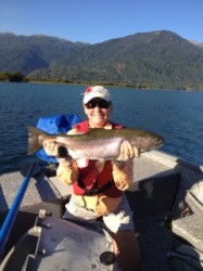 HELEN WITH TROPHY LAGO YELCHO RAINBOW