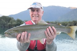 JOHN TRUDINGER WITH TROPHY RAINBOW - LAGO YELCHO