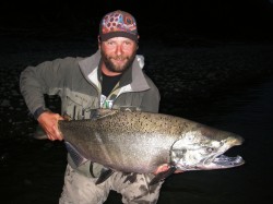 GUIDE FEDERICO WITH BIG CHINOOK