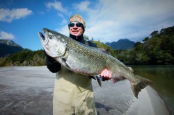 VERY LARGE CHINOOK - YELCHO RIVER