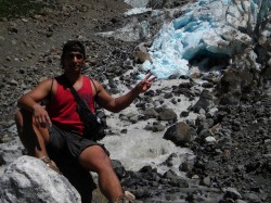 GUIDE PABLO AT THE FACE OF THE YELCHO GLACIER