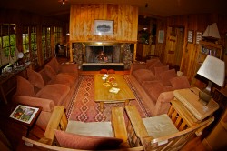 LODGE-LIVING ROOM